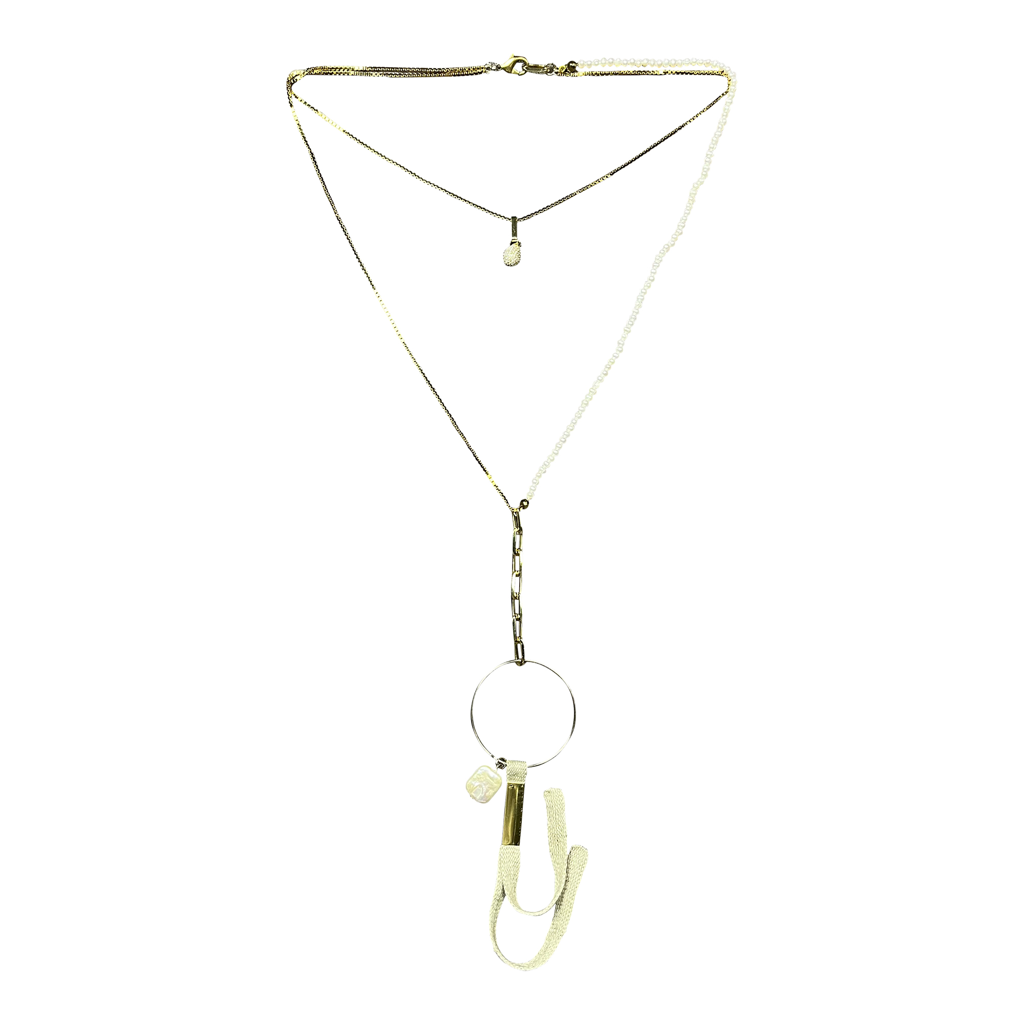 Collana Layered geometrica con nastro sabbia