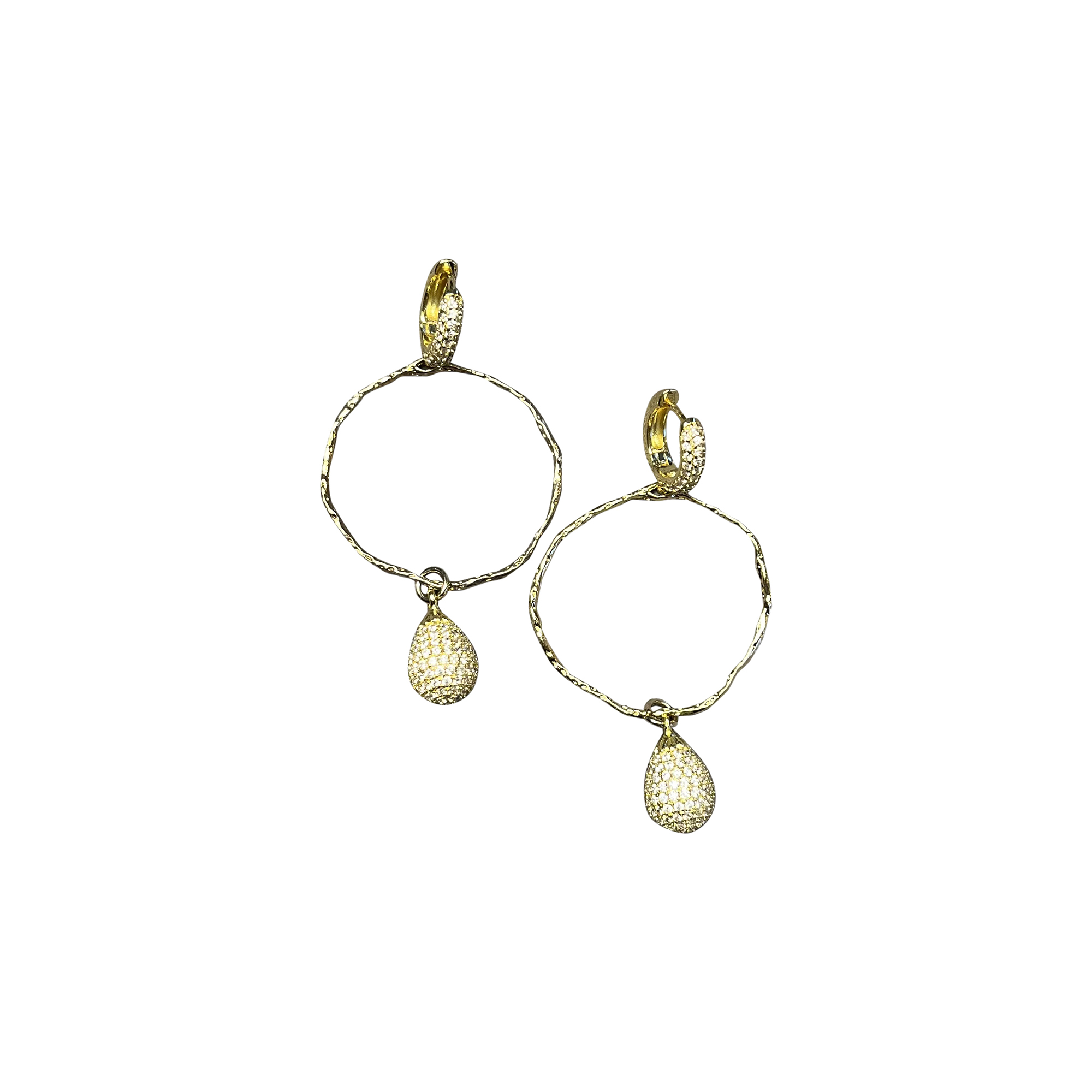 Orecchini a cerchio martellato con goccia pavé